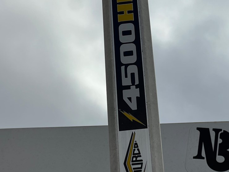 2011-neville-trailer-image-10