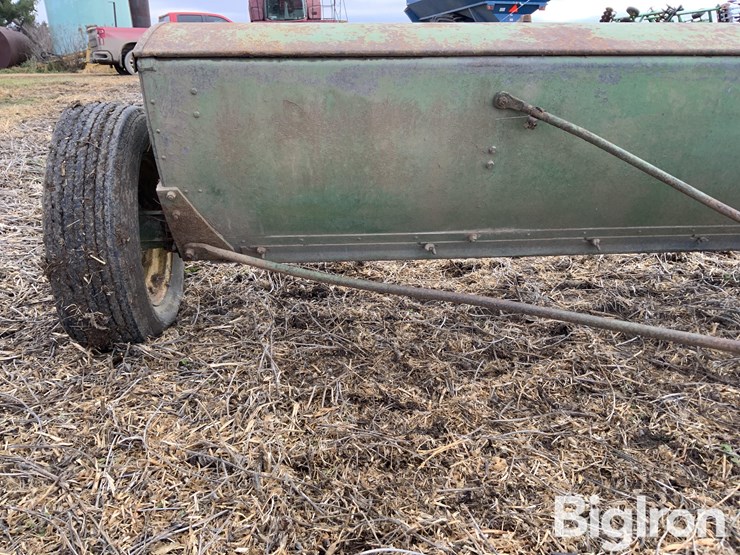 john-deere-12-image-11