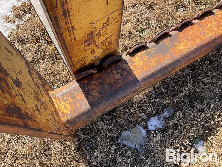 2009-caterpillar-60-image-14