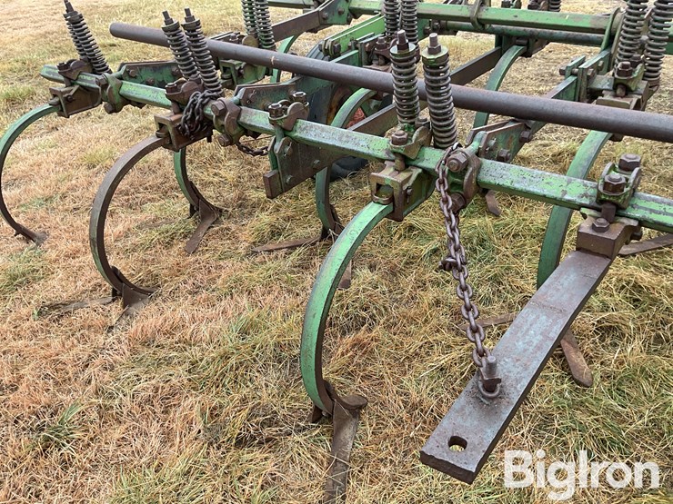 john-deere-field-cultivator-image-13