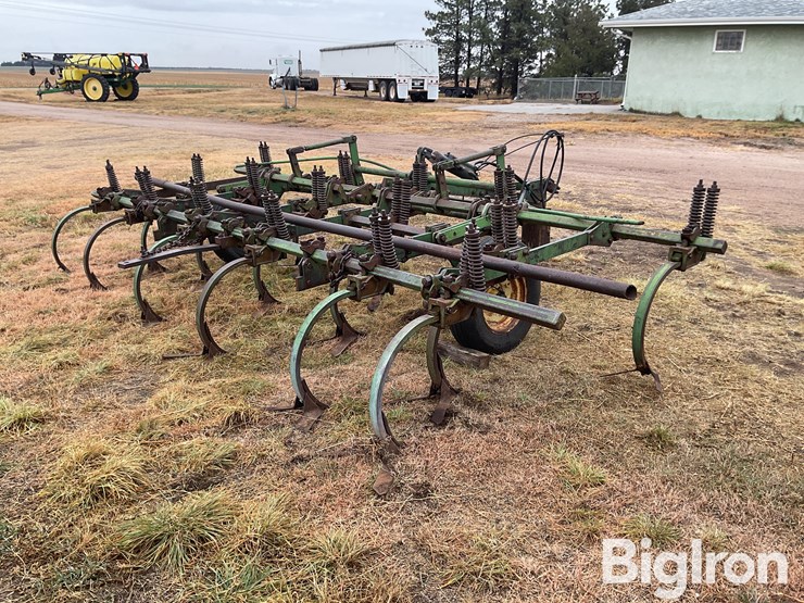 john-deere-field-cultivator-image-5