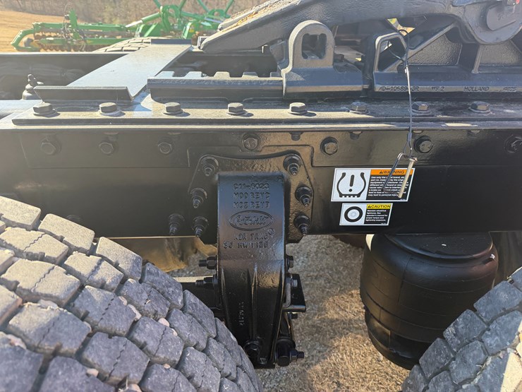 peterbilt-589-image-51