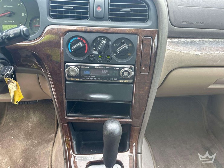 2001-subaru-outback-awd-suv-image-14