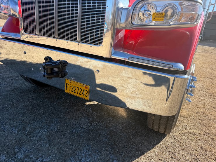 peterbilt-589-image-33
