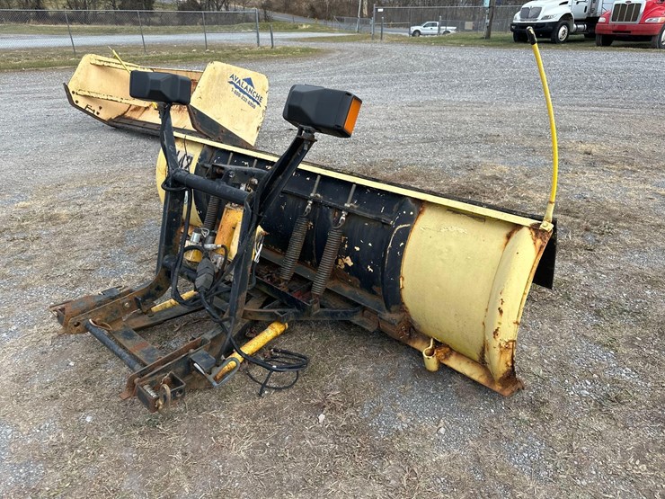 meyer-8'-snow-plow-w/-bracket-image-4