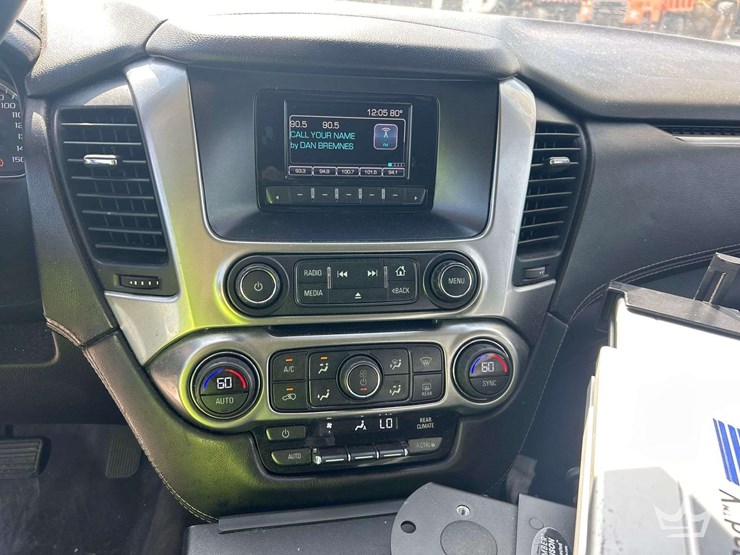 2016-chevrolet-tahoe-image-15