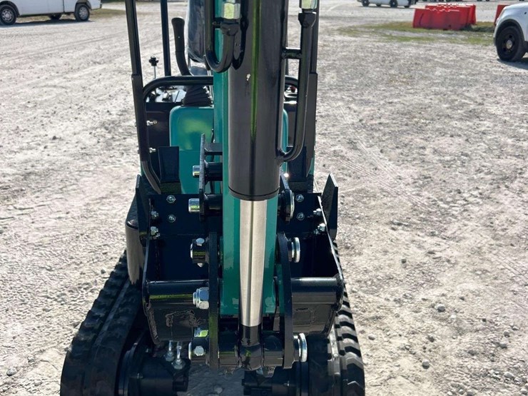 unused-2025-cfg-industrial-qh12r-mini-excavator-image-13