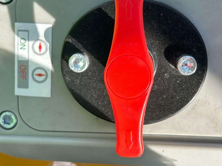 2025-cfg-industrial-qk18r-mini-excavator-image-10