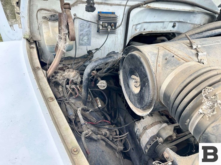 1988-ford-b700-image-19