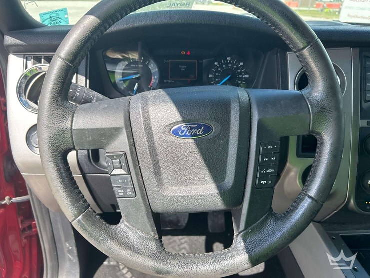 2016-ford-expedition-xlt-image-13