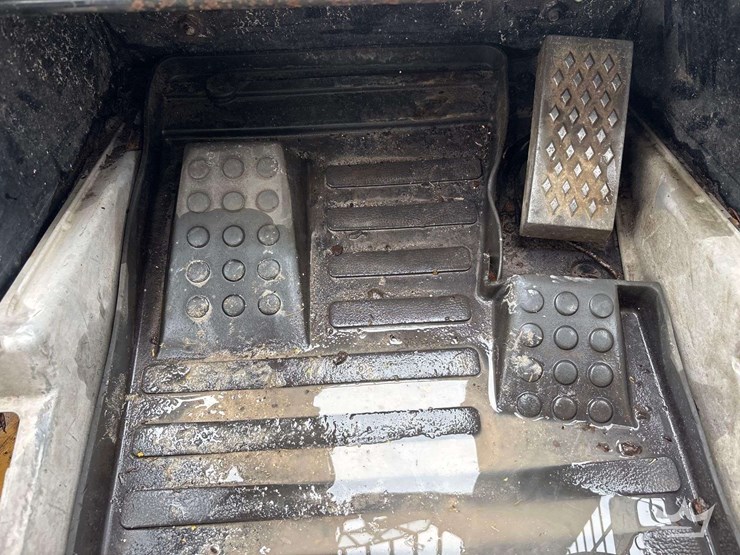 2007-caterpillar-262c-image-23