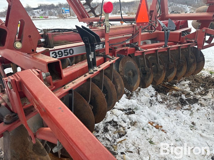 case-ih-3950-image-18