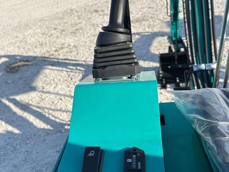 unused-2025-cfg-industrial-h15r-mini-excavator-image-8