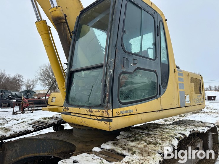 komatsu-pc250-lc-6lc-image-10