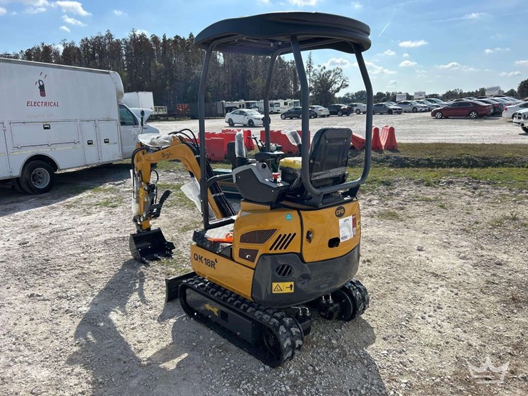 2025-cfg-industrial-qk18r-mini-excavator-image-4