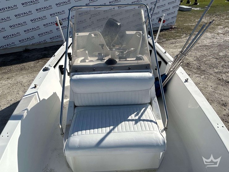 1990-bayliner-19ft-trophy-center-console-boat-w/-s/a-20ft-boat-trailer-image-13