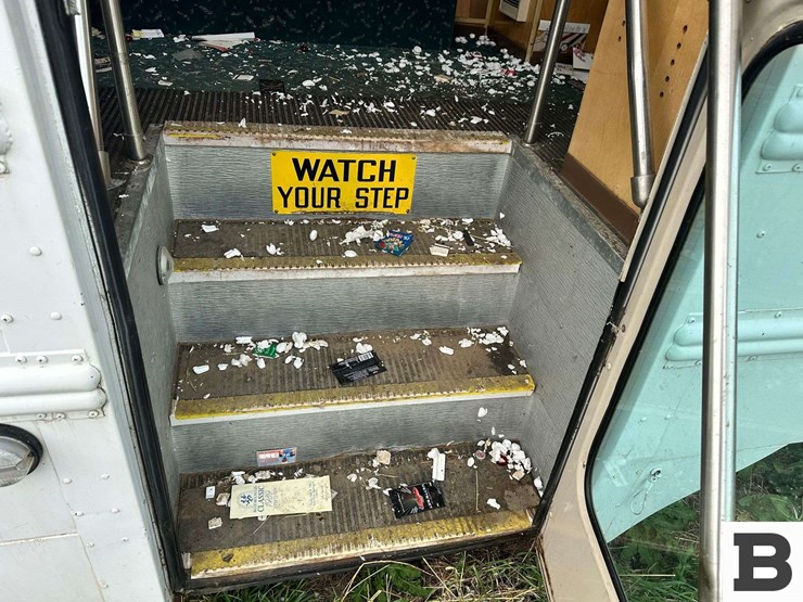 1988-ford-b700-image-25