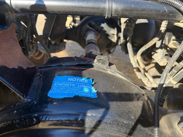 peterbilt-589-image-16