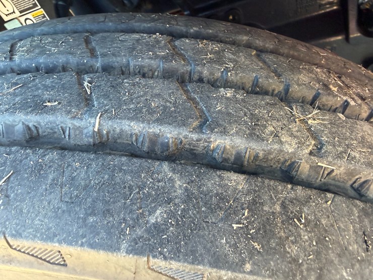 peterbilt-589-image-38