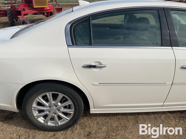 2011-buick-lucerne-cxl-4-door-sedan-image-19