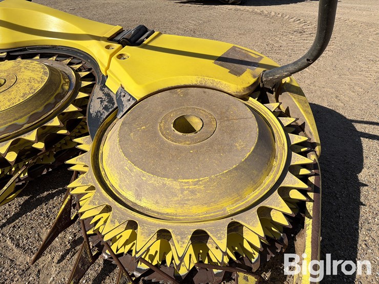 2024-john-deere-772-image-10