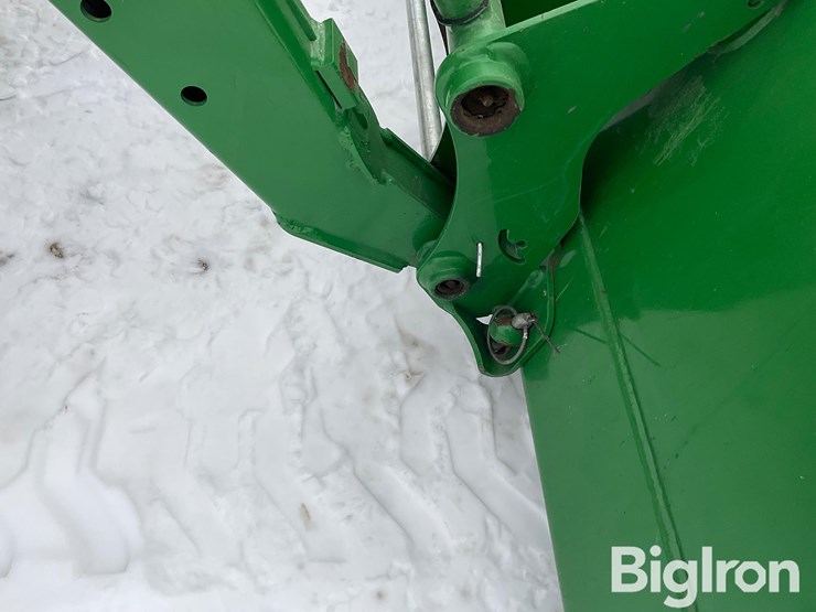 john-deere-4044m-image-15