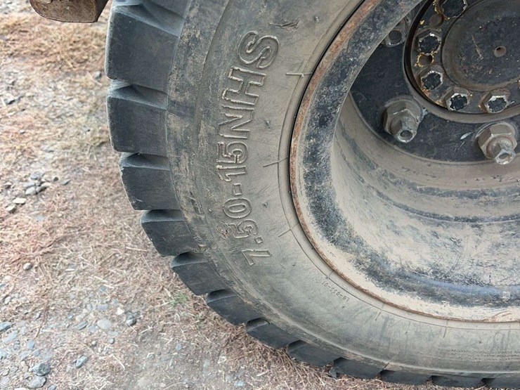 hyster-model-80-all-terrain-forklift-image-11