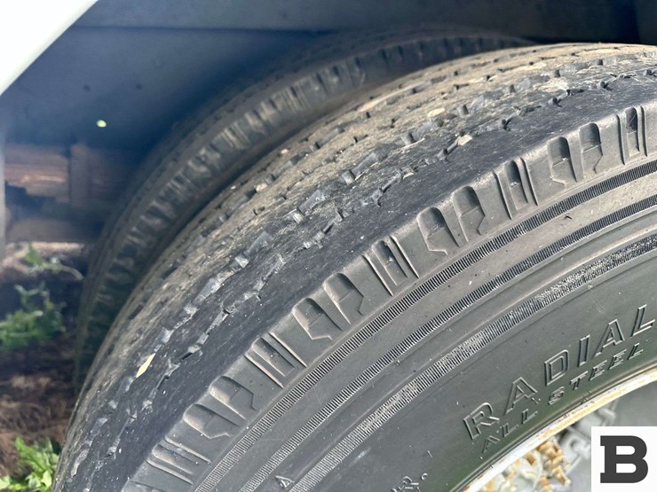 1988-ford-b700-image-6