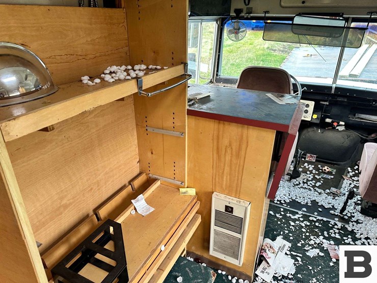 1988-ford-b700-image-33