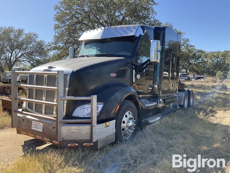 2014-peterbilt-579-image-1