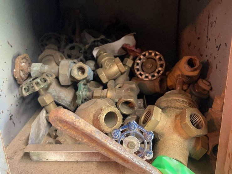 contents-of-shelving-image-2