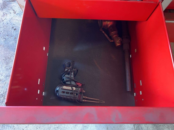 snap-on-toolbox-with-tools-image-24