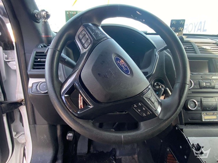 2018-ford-explorer-image-13