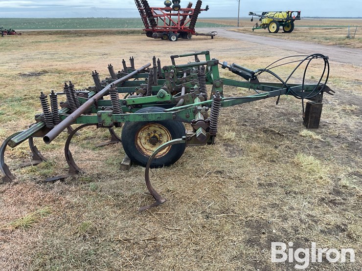 john-deere-field-cultivator-image-4