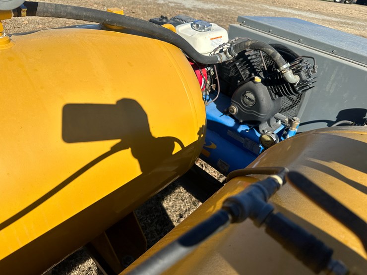 #35579-•-2015-sage-oil-vac-8'-s/a-lube-trailer-vin:-1z9bu317fa092026-image-38