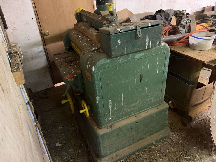 contents-of-wood-working-room-image-40