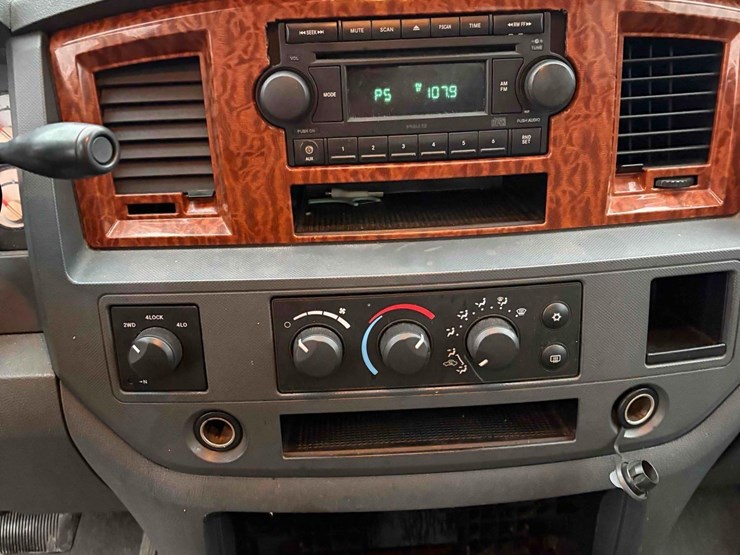 2006-dodge-1500-image-14