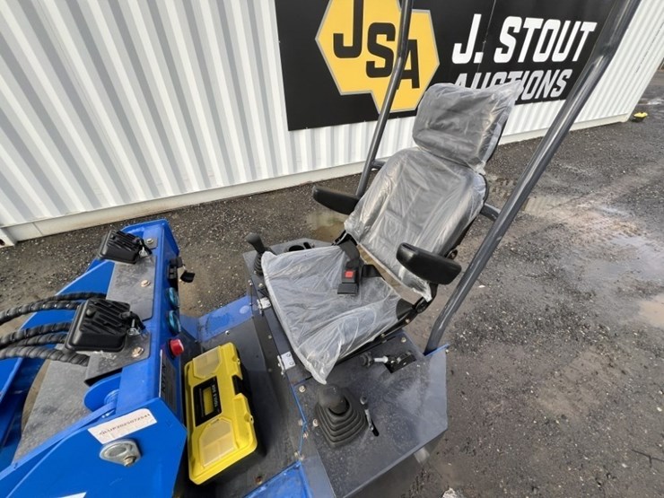 2025-kylin-ky460-compact-track-loader-image-14