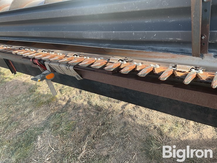 case-ih-platform-header-w/trailer-image-15