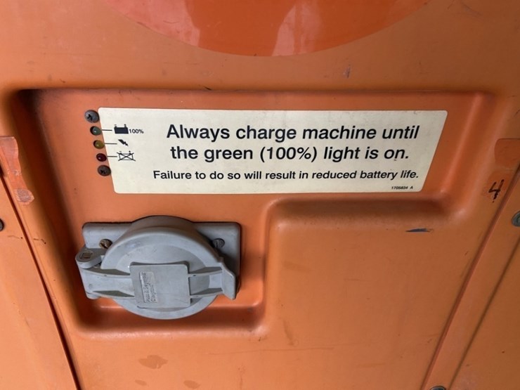 2005-jlg-20dvl-image-7