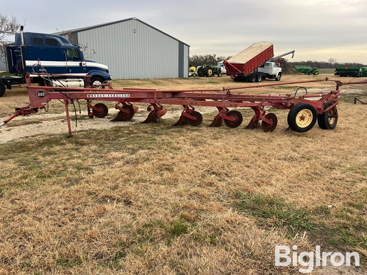 massey-ferguson-880-image-9