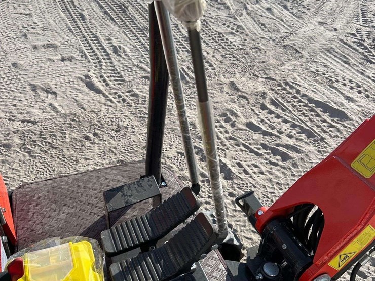 2025-cfg-industrial-nt20-cz-mini-excavator-image-9