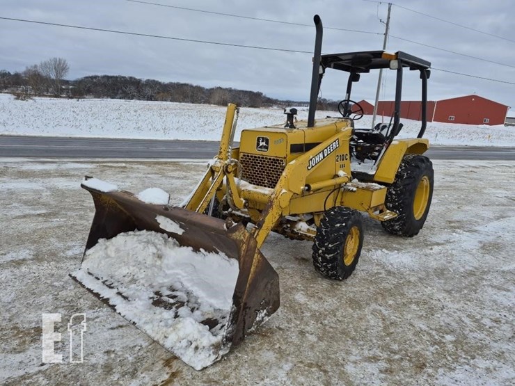 deere-210c-image-2