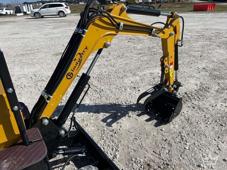 unused-2025-cfg-industrial-qh12r-mini-excavator-image-10