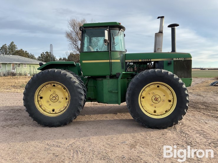 john-deere-8440-image-4