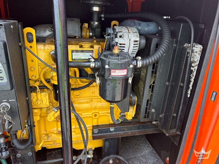 2013-godwin-dri-prime-cd103m-towable-trash-pump-image-9