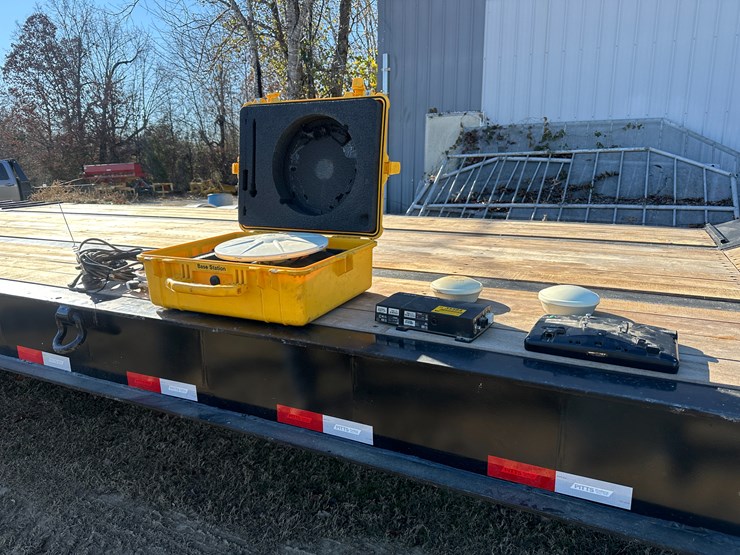 #35584-•-trimble-gps-image-1