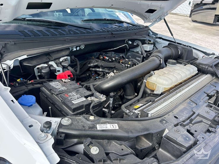 2023-ford-expedition-image-8