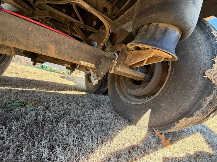 wilson-hopper-bottom-image-13