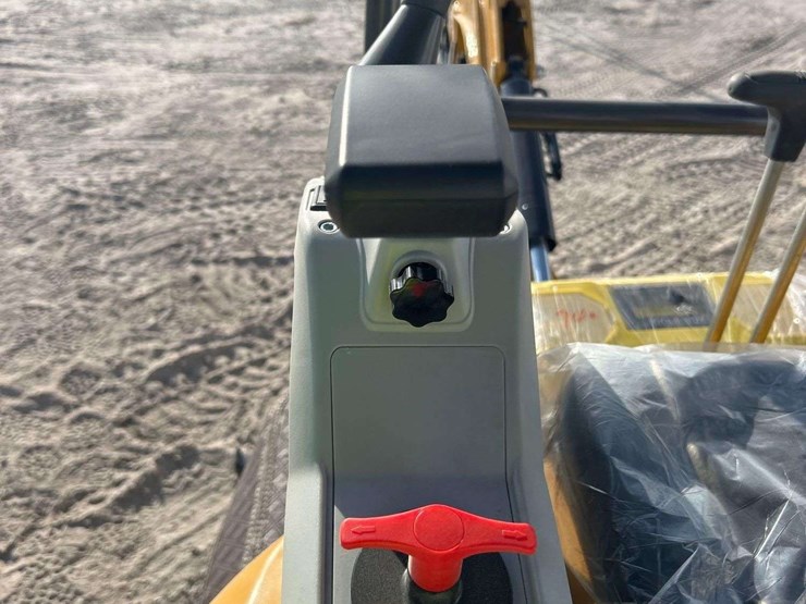 2025-cfg-industrial-qk20r-mini-excavator-image-7